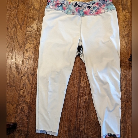 ATHLETIC works active leggings crop, pastels and blue Woman's Sz 2x. - Picture 4 of 6